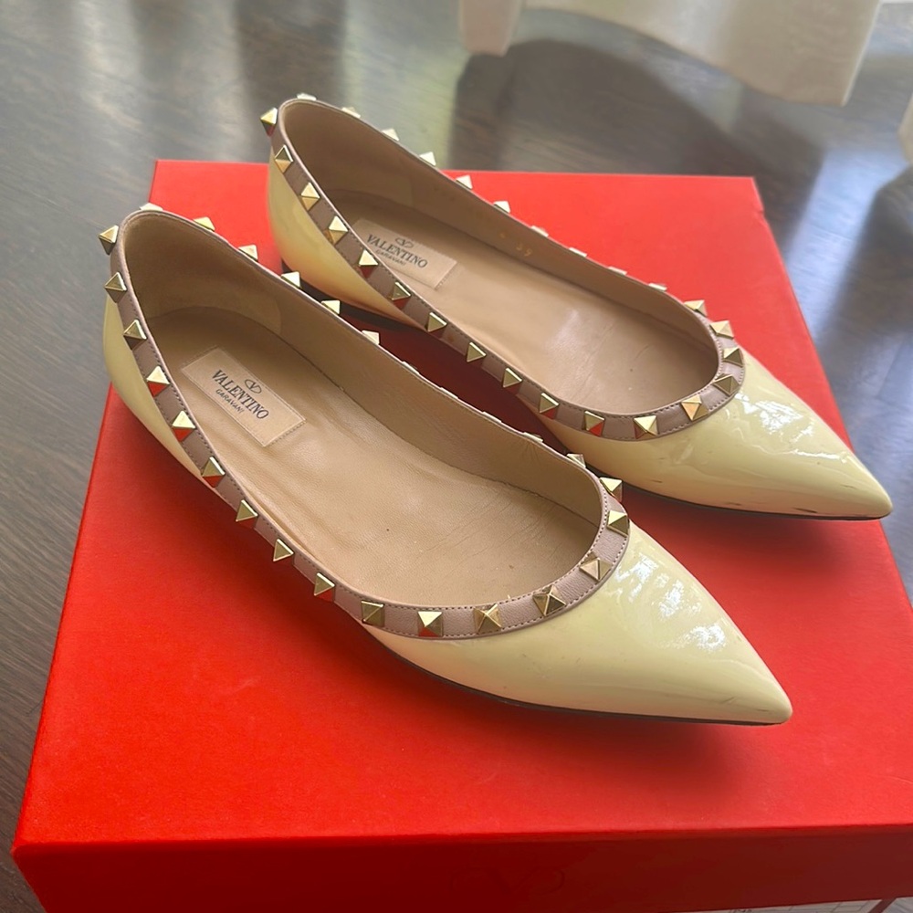 Beige Valentino Ballet Flats